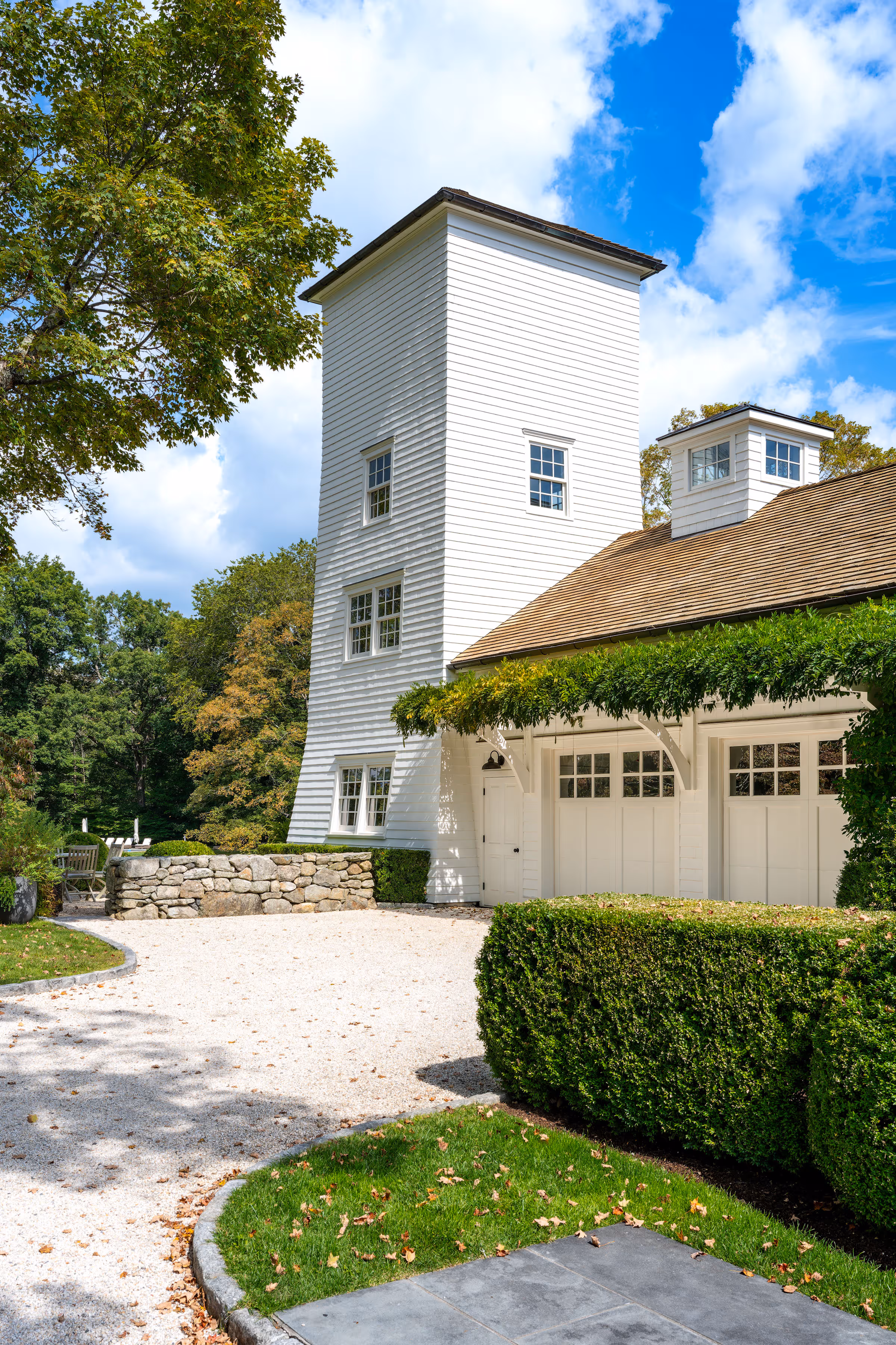 411 Stanwich Road porch