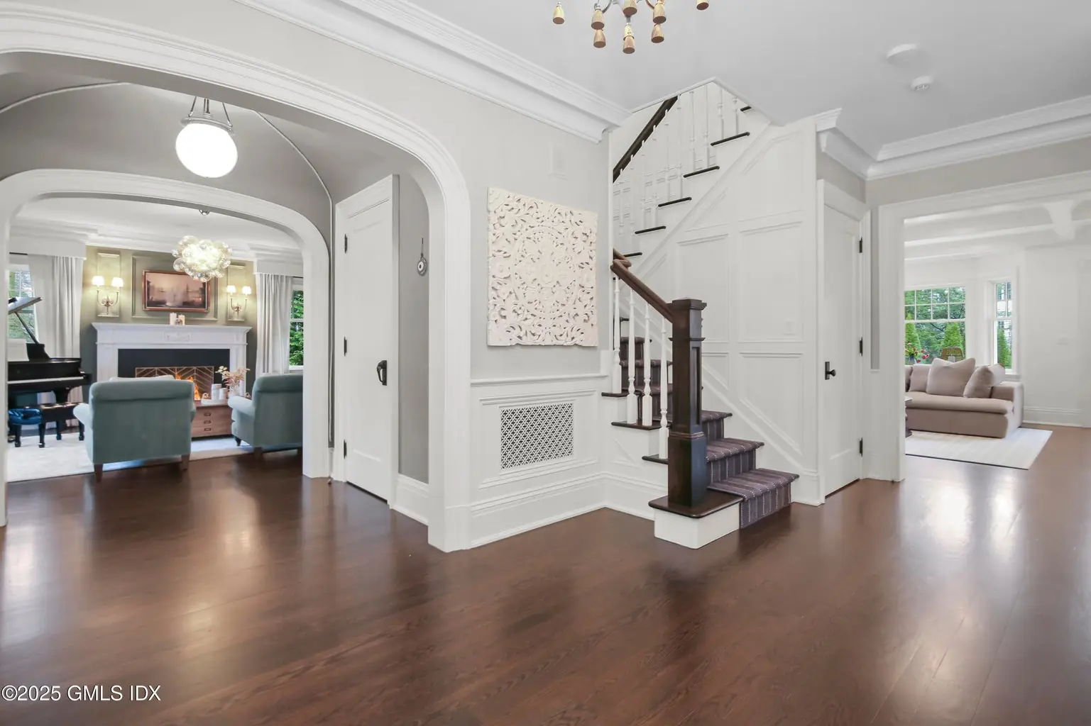 45 Willow Road interior