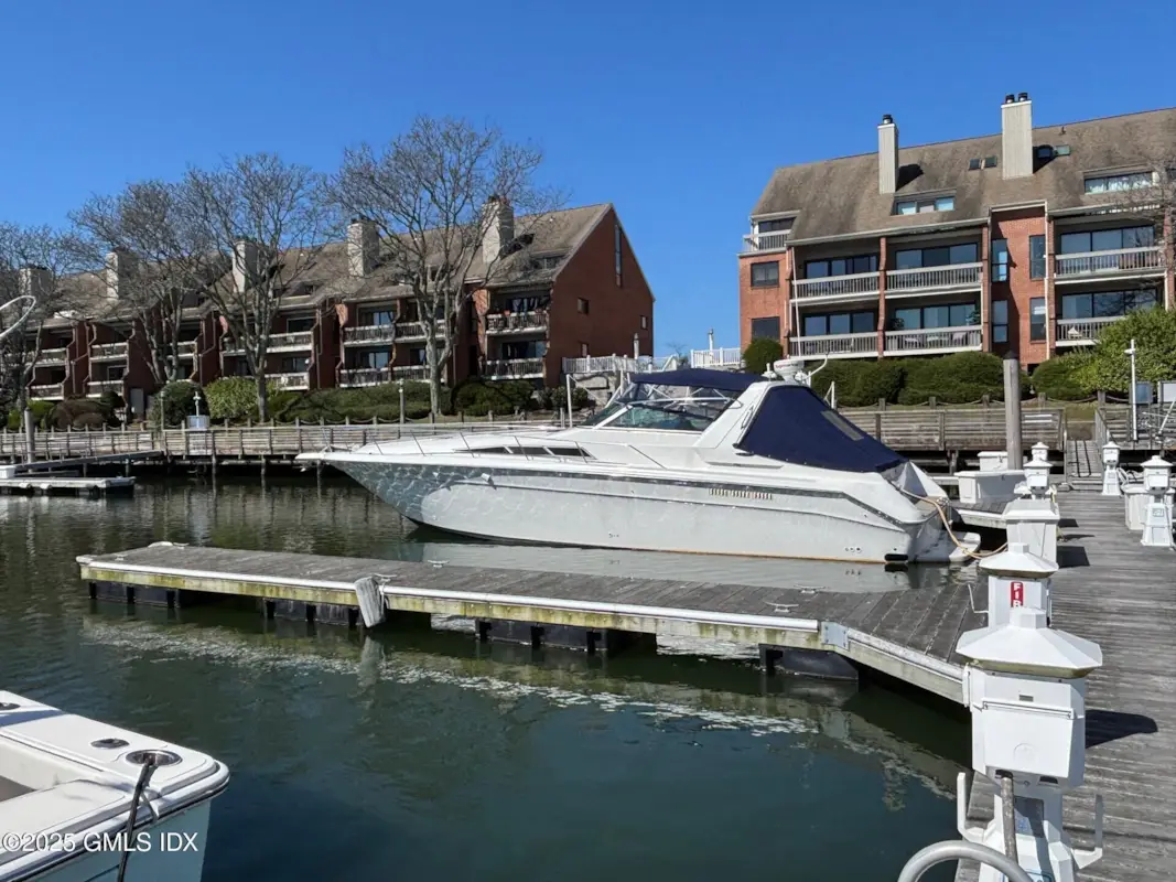 7 River Road boat slip additional view